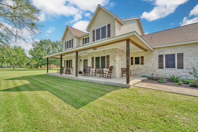 26 Woodland Hills Drive, Huntsville, TX 77320