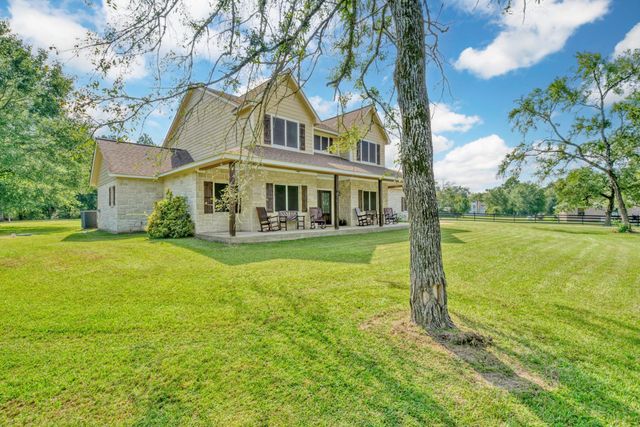 26 Woodland Hills Drive, Huntsville, TX 77320