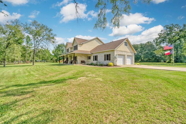 26 Woodland Hills Drive, Huntsville, TX 77320