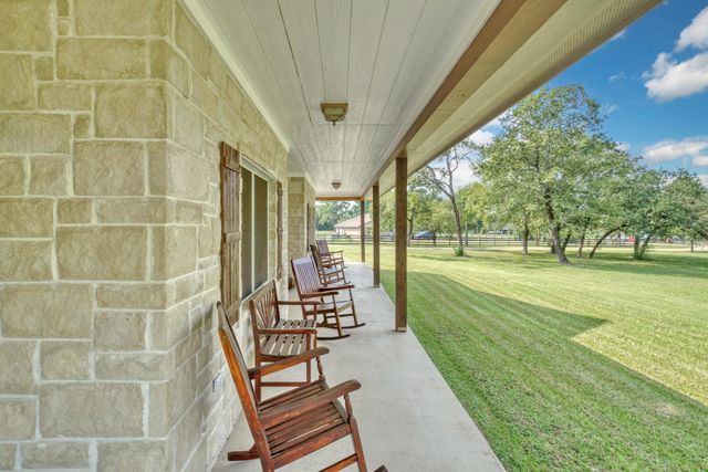 26 Woodland Hills Drive, Huntsville, TX 77320