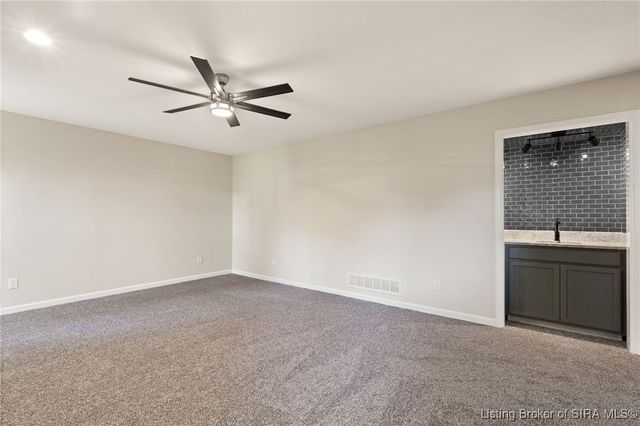 801 Acorn Lane, Jeffersonville, IN 47130