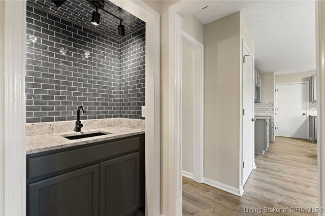 801 Acorn Lane, Jeffersonville, IN 47130