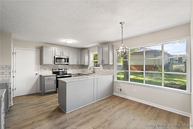 801 Acorn Lane, Jeffersonville, IN 47130