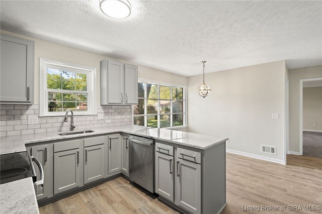 801 Acorn Lane, Jeffersonville, IN 47130