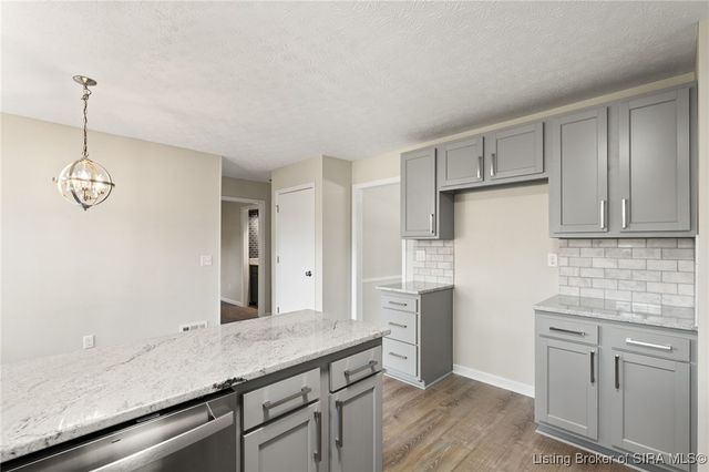 801 Acorn Lane, Jeffersonville, IN 47130