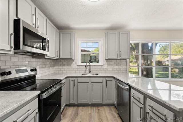 801 Acorn Lane, Jeffersonville, IN 47130