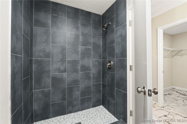 801 Acorn Lane, Jeffersonville, IN 47130