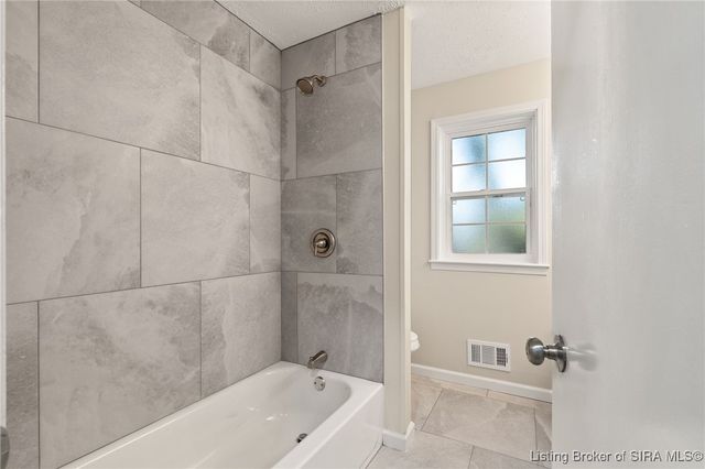 801 Acorn Lane, Jeffersonville, IN 47130