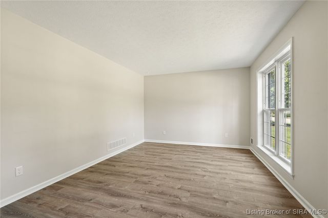 801 Acorn Lane, Jeffersonville, IN 47130