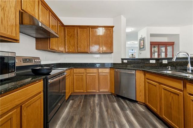 3669 Chattahoochee Summit SE Drive 17, Atlanta, GA 30339