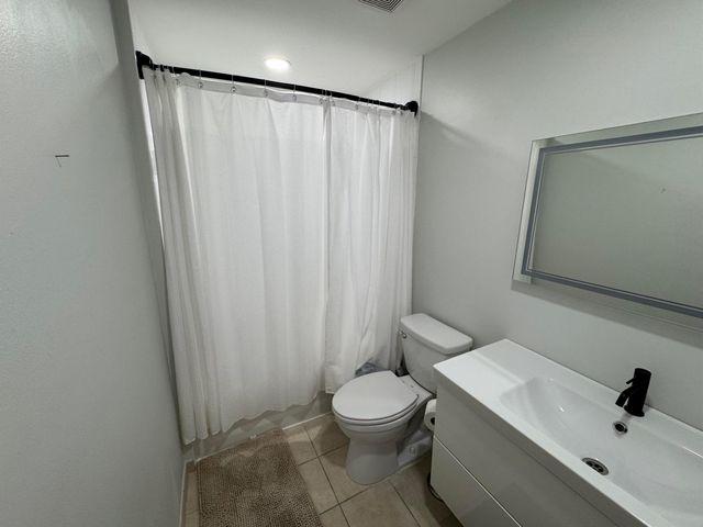 616 CLEARWATER PARK Road 805, West Palm Beach, FL 33401