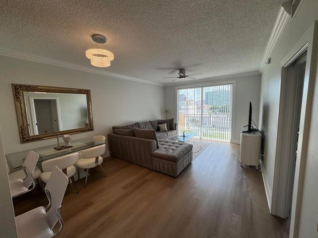 616 CLEARWATER PARK Road 805, West Palm Beach, FL 33401