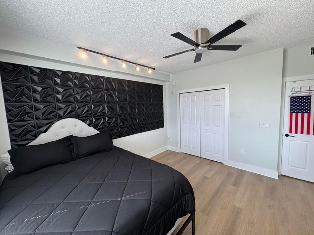 616 CLEARWATER PARK Road 805, West Palm Beach, FL 33401