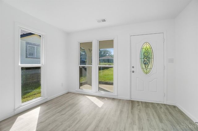 15 Patricia Drive, Franklin, OH 45005