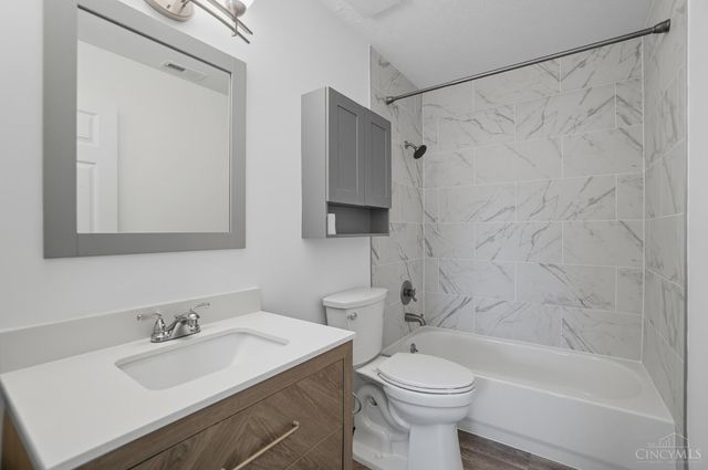 15 Patricia Drive, Franklin, OH 45005