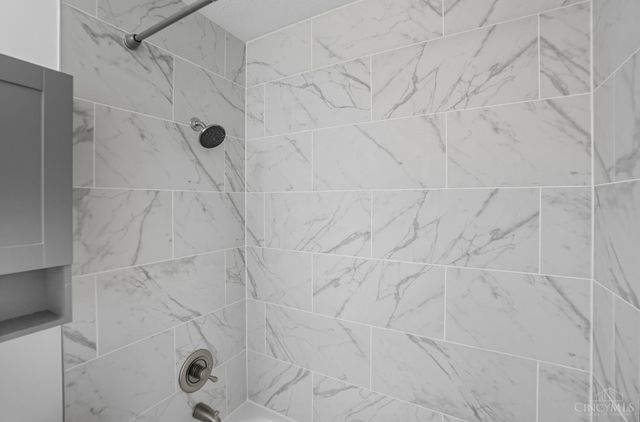 15 Patricia Drive, Franklin, OH 45005