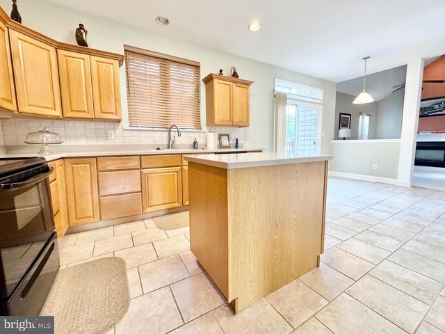 6147 W DENNEYS RD, Dover, DE 19901