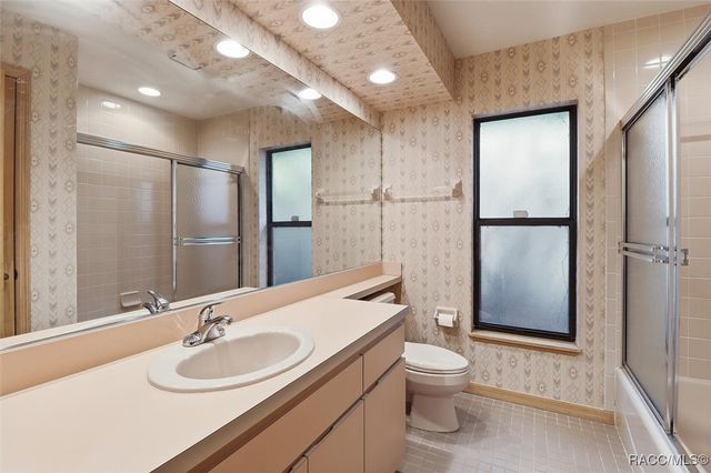 9436 W Edgar Earl Loop, Crystal River, FL 34428