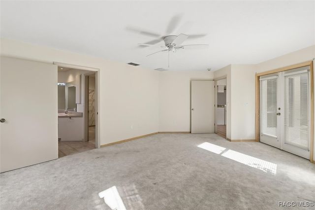 9436 W Edgar Earl Loop, Crystal River, FL 34428