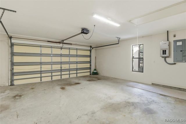 9436 W Edgar Earl Loop, Crystal River, FL 34428