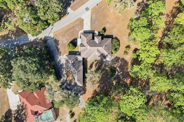 9436 W Edgar Earl Loop, Crystal River, FL 34428