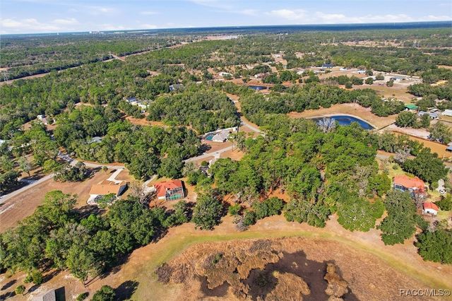 9436 W Edgar Earl Loop, Crystal River, FL 34428