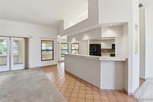 9436 W Edgar Earl Loop, Crystal River, FL 34428