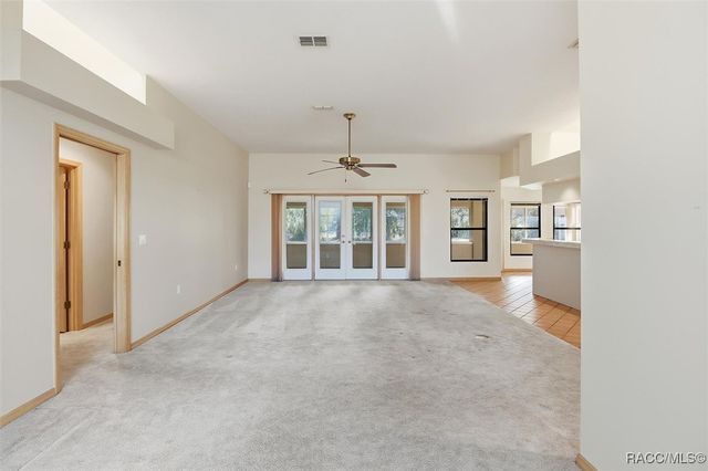 9436 W Edgar Earl Loop, Crystal River, FL 34428