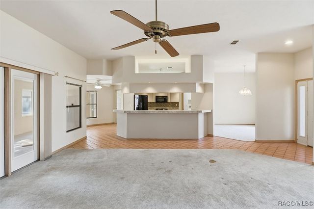 9436 W Edgar Earl Loop, Crystal River, FL 34428