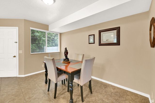 5822 S CLUB VIEW LANE LN, South Ogden, UT 84405