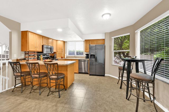 5822 S CLUB VIEW LANE LN, South Ogden, UT 84405