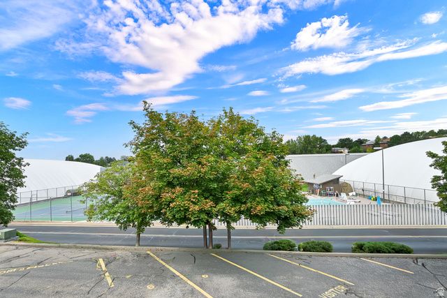 5822 S CLUB VIEW LANE LN, South Ogden, UT 84405