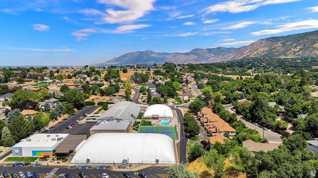 5822 S CLUB VIEW LANE LN, South Ogden, UT 84405