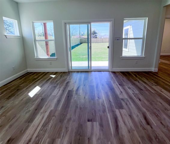 729 N 9th Avenue, Denison, TX 75021