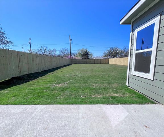 729 N 9th Avenue, Denison, TX 75021