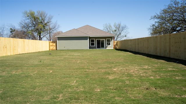729 N 9th Avenue, Denison, TX 75021