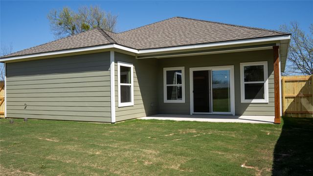 729 N 9th Avenue, Denison, TX 75021