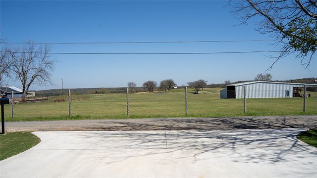 729 N 9th Avenue, Denison, TX 75021