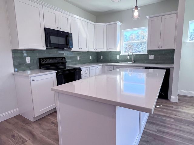 729 N 9th Avenue, Denison, TX 75021