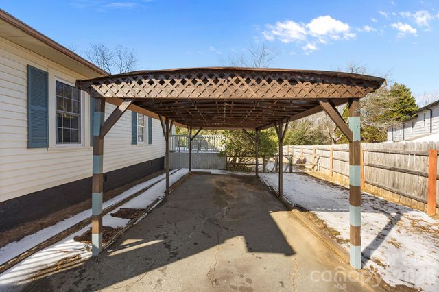 145 Saint Charles Avenue NE, Concord, NC 28025