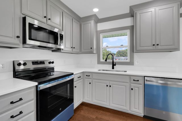 202 Lee Ln, Shelbyville, TN 37160
