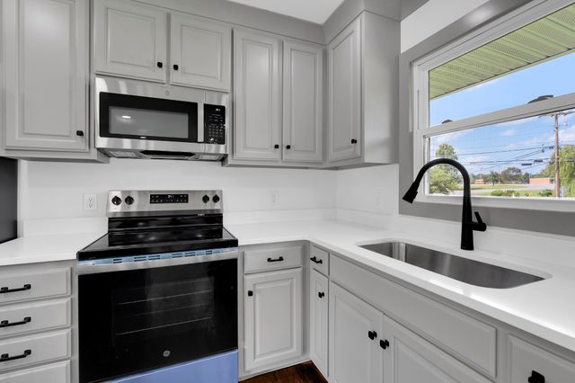 202 Lee Ln, Shelbyville, TN 37160