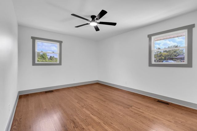 202 Lee Ln, Shelbyville, TN 37160