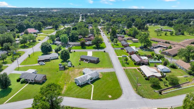 202 Lee Ln, Shelbyville, TN 37160