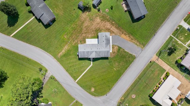 202 Lee Ln, Shelbyville, TN 37160