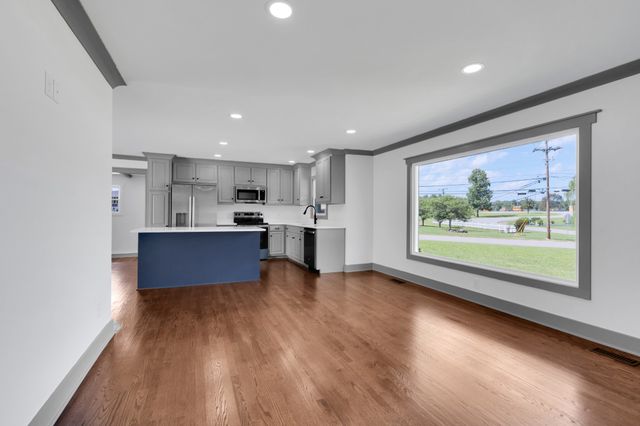 202 Lee Ln, Shelbyville, TN 37160