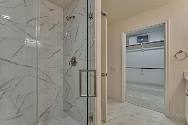 6 Windsor Bridge Drive, Conroe, TX 77384