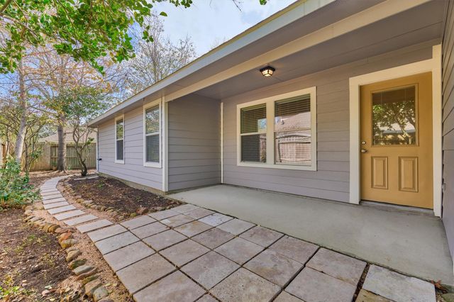 6 Windsor Bridge Drive, Conroe, TX 77384