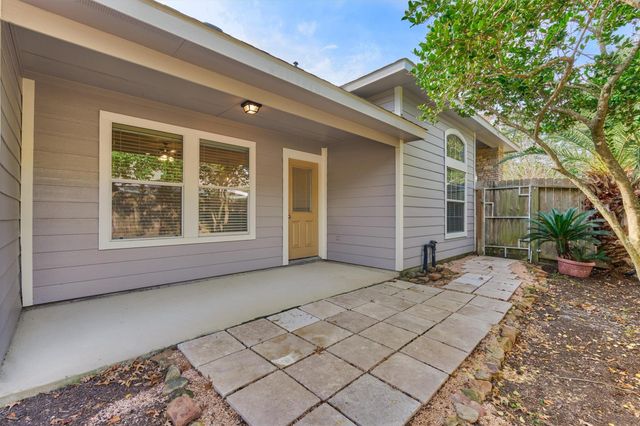 6 Windsor Bridge Drive, Conroe, TX 77384