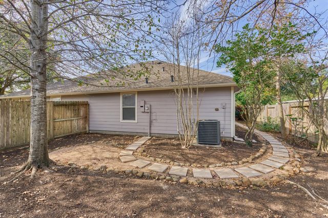 6 Windsor Bridge Drive, Conroe, TX 77384